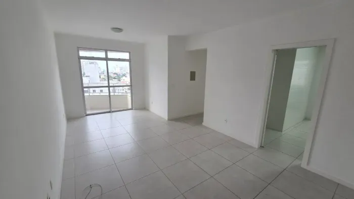 Apartamento à venda com 3 quartos no bairro Capoeiras em Florianópolis