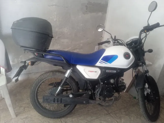 Moto shirenay worker