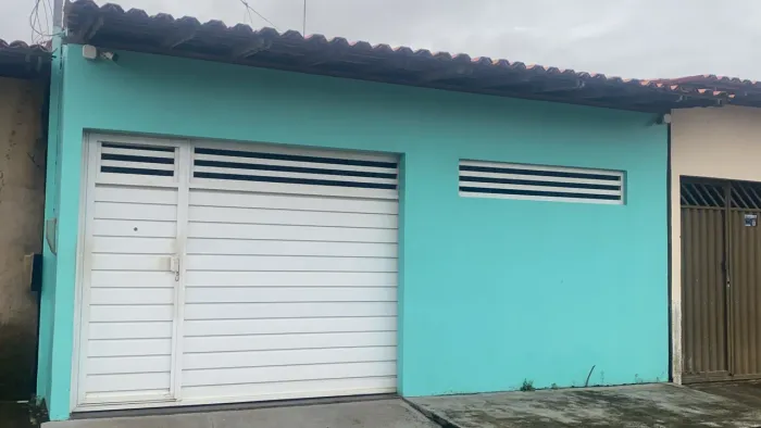 Casa com piscina na Vila cascavel próximo ao São Raimundo 