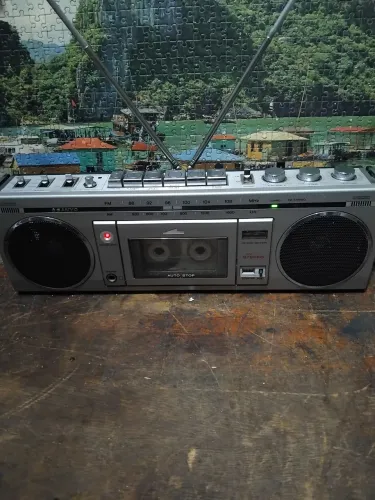 Radio Gravador Sanyo M7700F. Ler descrição.