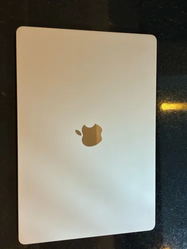 MacBook Air M2 15" 512GB · 8GB · Bateria 98% · 38 ciclos