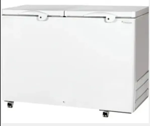 Vendo freezer na caixa, zerada só aceito pagamento à vista 