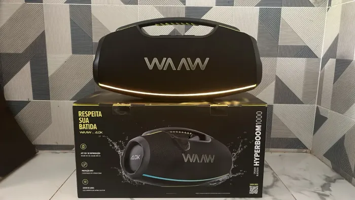 Caixa de som WAAW Hyperboom R$ 1000