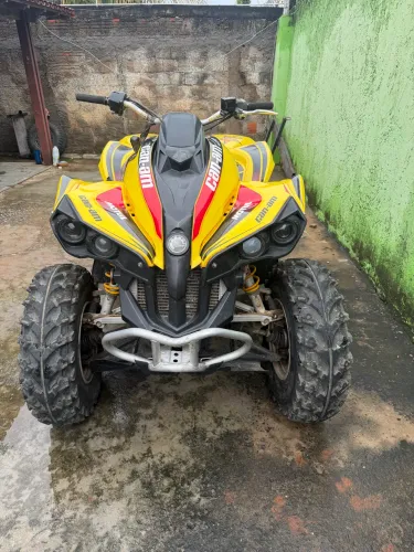 Quadriciclo can am 800cc 4x4