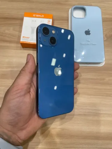 *iPhone 13 - todo original* Bateria 75% Cor : azul? Gb: 128 Valor : R$ 1.950