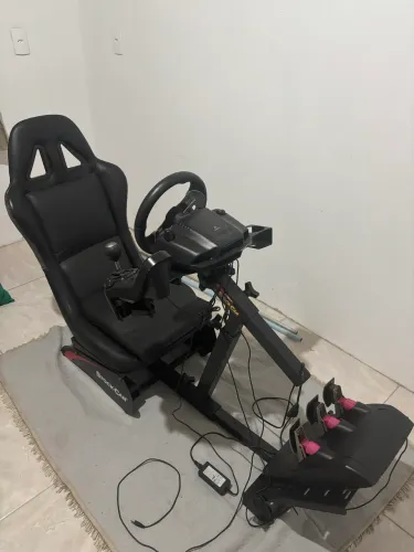 Cockpit Extreme com Volante Logitech
