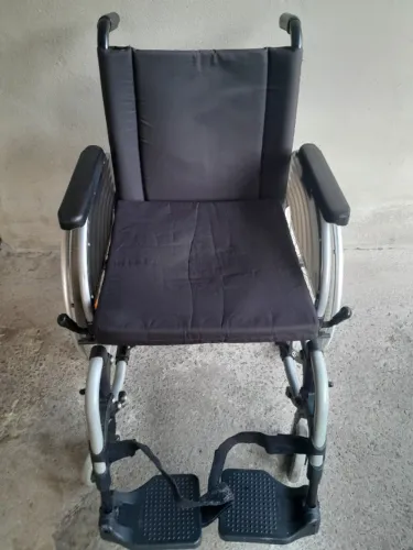 Cadeira de Rodas de Alumínio 44 cm