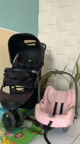 Carrinho de bebê cosco + bebê conforto 