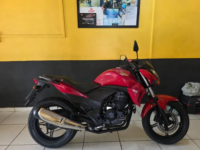 HONDA CB300R, 2011/2011.( Repasse Boa ).