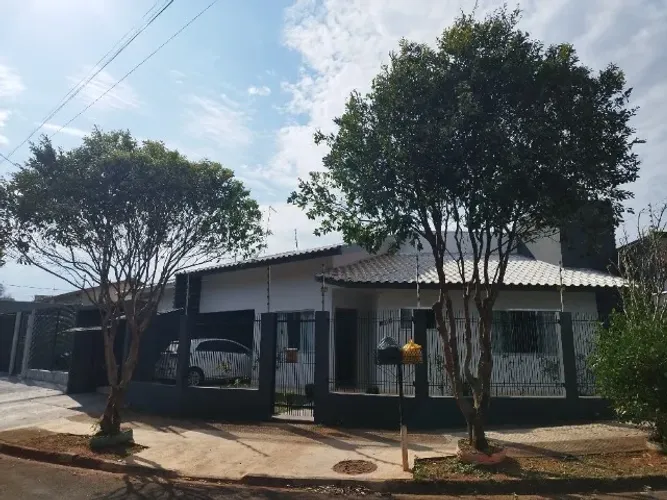 Vende-se Casa