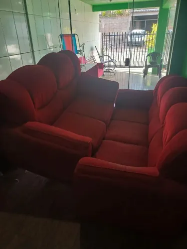Vende-se sofá usado mas em ótimo estado ,900 reais os dois