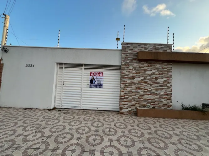 Casa com 3 quartos sendo duas suítes
