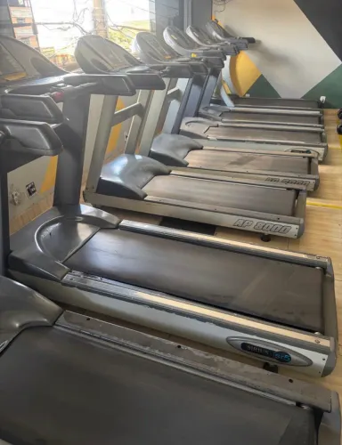 Esteira Profissional Profitness AP800 semi nova