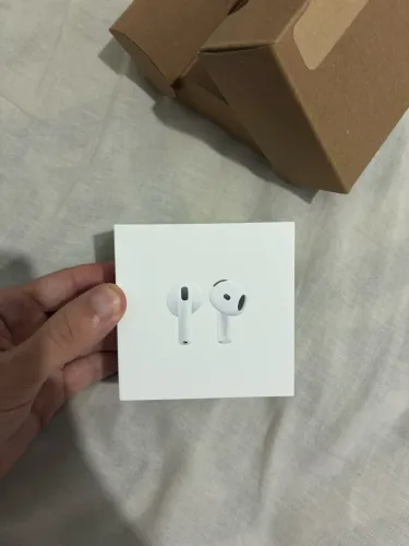 Airpods 4