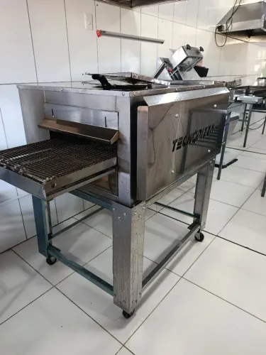 Forno de esteira