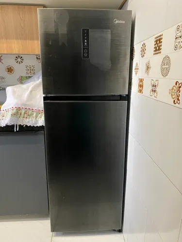 Geladeira Midea