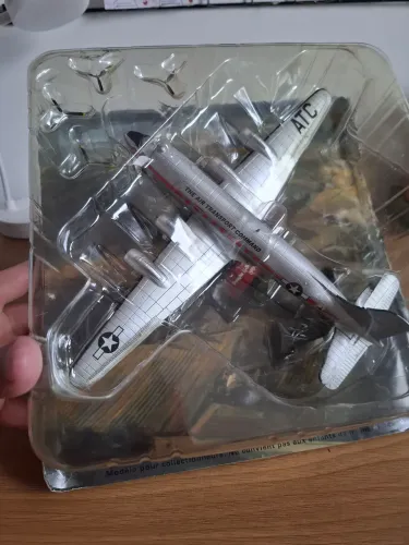 Vende-se Avião Douglas C-54 Skymaster (Segunda Guerra)