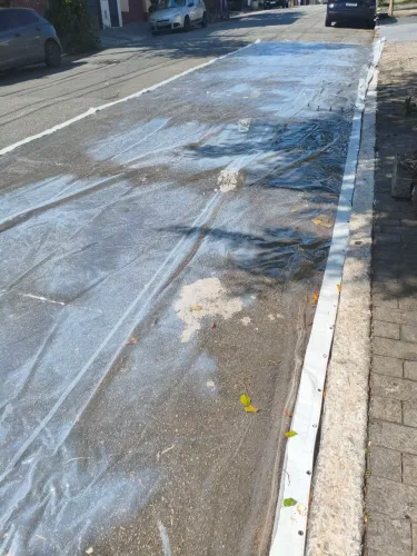 LONA CRISTAL 3M ALTURA POR 25 LARGURA. REFORÇO NAS LATERAIS E COM ILHÓS 