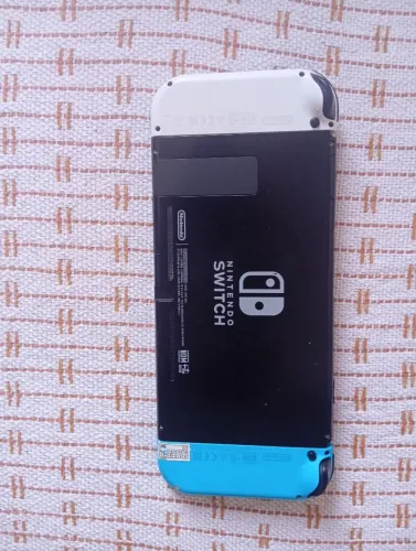 Nintendo switch desbloqueado cartão de 128 GB vários jogos controle de ps4 entregado
