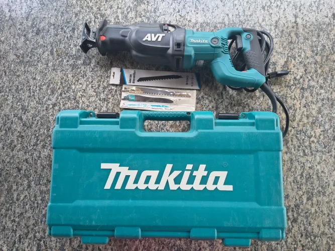 Serra Sabre Makita