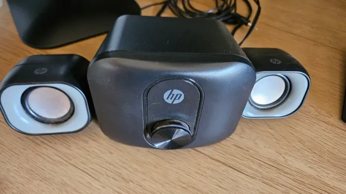 caixa de som HP com subwoofer