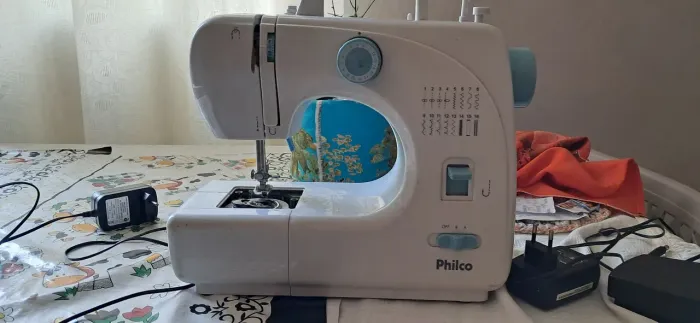 Máquina de costura Philco