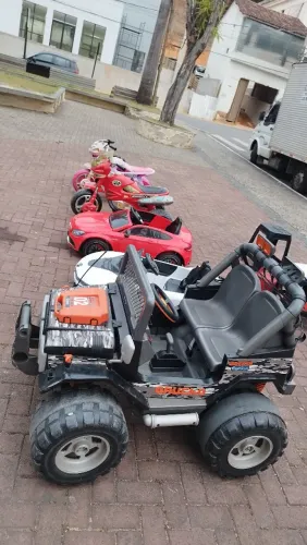 Lote de carrinhos elétricos infantil 