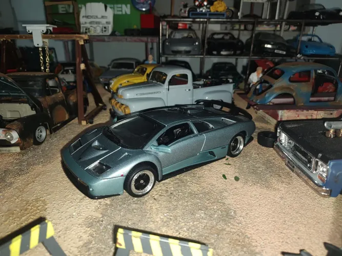 Miniatura Lamborghini Diablo GT 1/18 Motor Max s/caixa e base