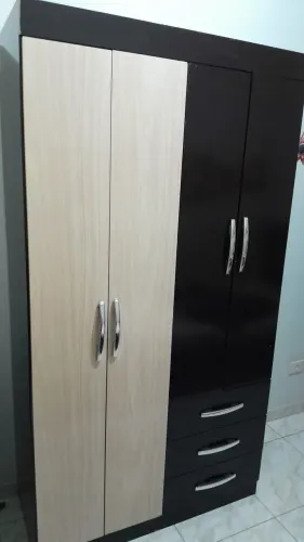 GUARDA ROUPA + CAMA SOLT. COM COLCHÃO