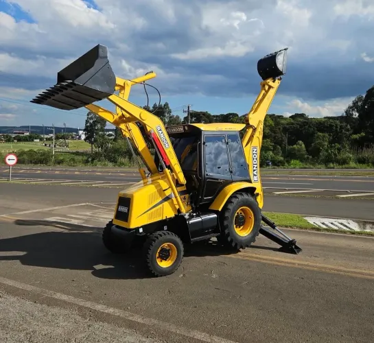 Retroescavadeira Randon RD 406 Advanced - Parcelamos