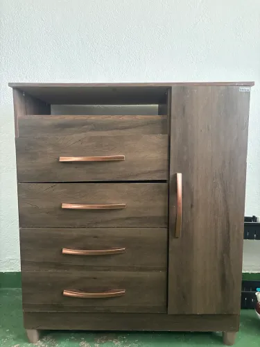 Cômoda 4 gavetas