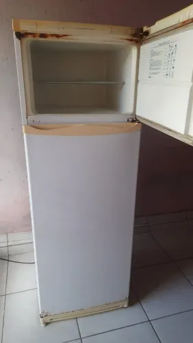 Vende geladeira