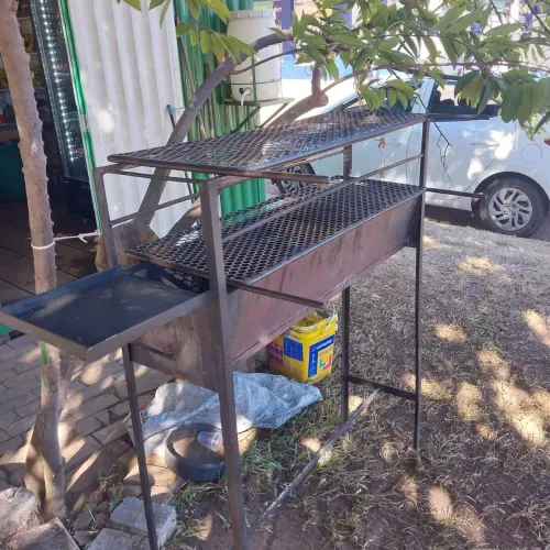 Vendo churrasqueira para venda de espetinhos