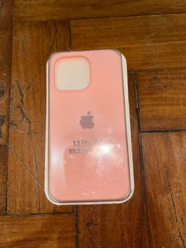 Duas nas cores rosa e azul capinhas iPhone 13 Pro