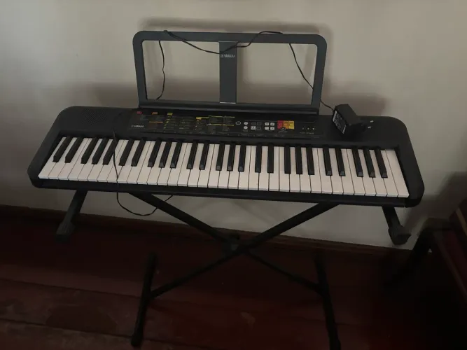 Teclado Yamaha PSR- F 52