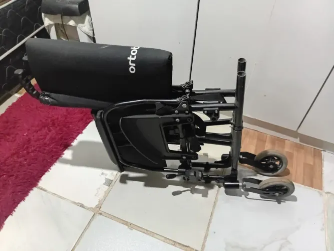 Cadeira de rodas grande 