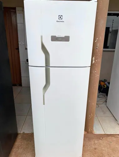 Vendo Geladeira Electrolux frosfree