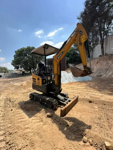 Mini Escavadeira aluguel - com/sem operador