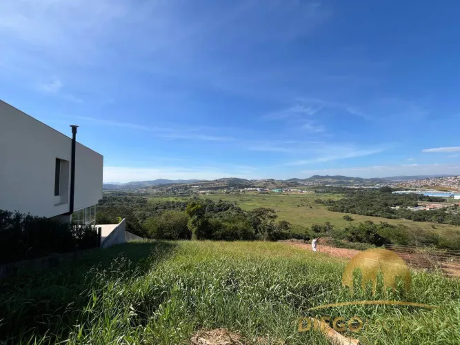 Terreno à venda em condomínio fechado de Atibaia com linda vista panorâmica