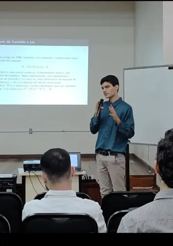 Aluno destaque de matemática dá aulas particulares - no precinho.