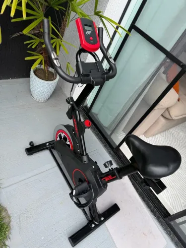 Bicicleta Spinning Liftness Premium LCD 9 Níveis Até 120 kg