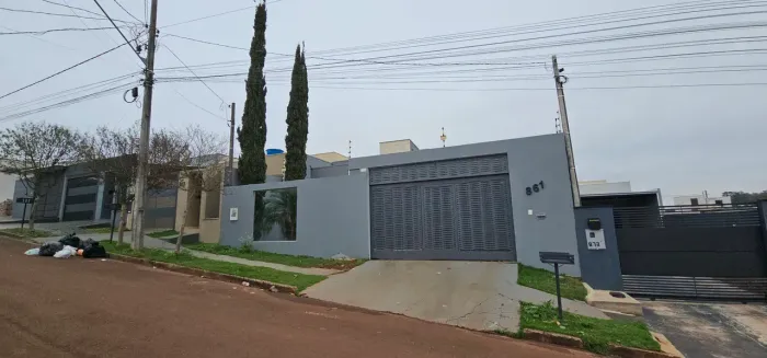 Casa para venda tem 150 metros quadrados com 3 quartos em Jardim Ipanema - Campo Mourão -