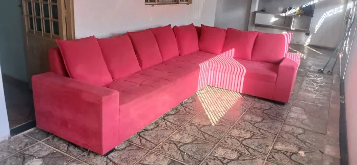 Sofá em L em bom estado.
