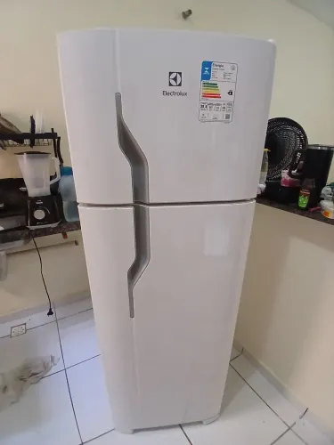Geladeira/Refrigerador Electrolux Cycle Defrost 1 Porta 260L 220V - Painel Touch DC35A