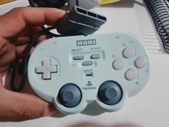 Controle Hori Playstation 1 excelente estado 