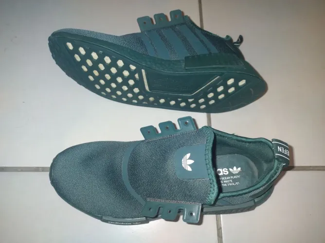 Tênis Adidas. Vendo ou troco.