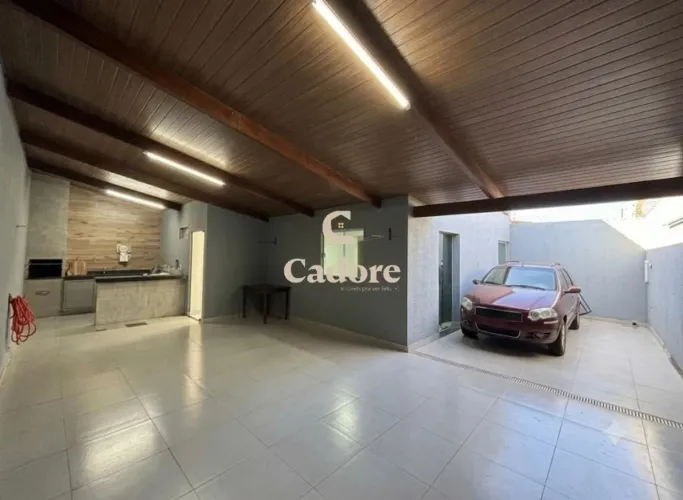 Casa à venda no Tocantins com 2/4 sendo 01 suíte e 03 vagas de garagem