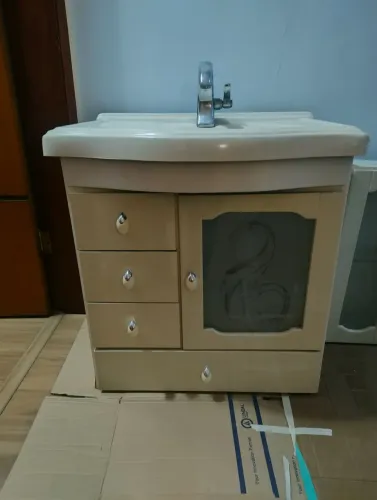 Gabinete com pia + espelho