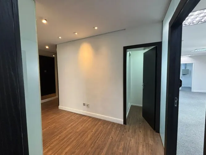 Conjunto comercial (sem mobília) para locação na Av. Paulista, ótima localização!!
