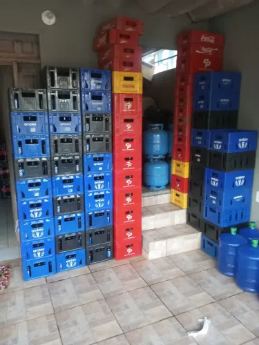 Distribuidora de bebidas completa freeser balcão máquina celular mercadoria